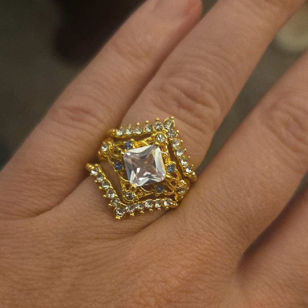 Elegant Women's Three Ring Wedding Set - Cubic Zircinia - Size 6